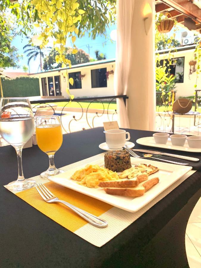 Hotel Mango Airport Río Segundo 외부 사진